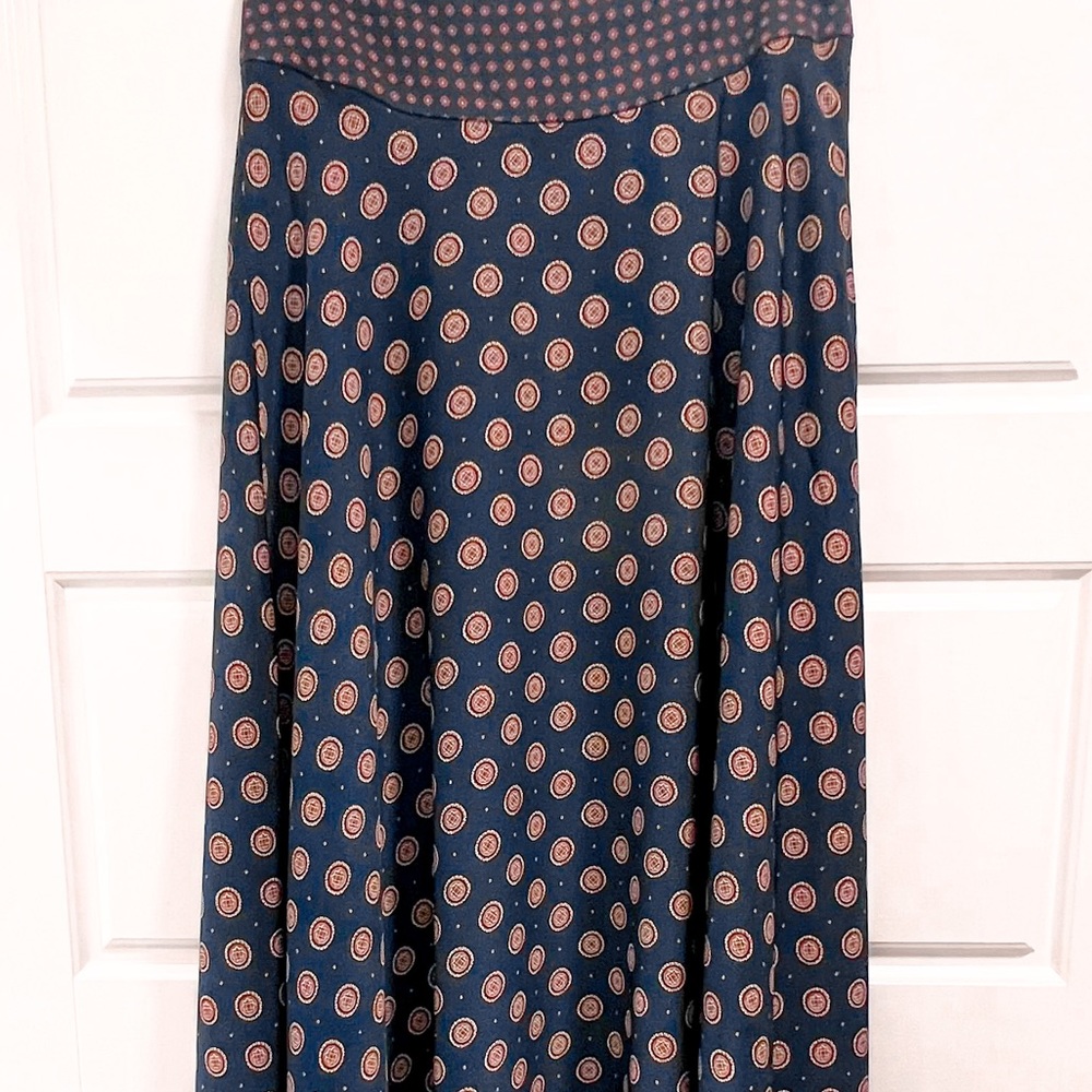 Banana Republic A-Line Medallion Maxi Skirt, Navy Blue. Size 2